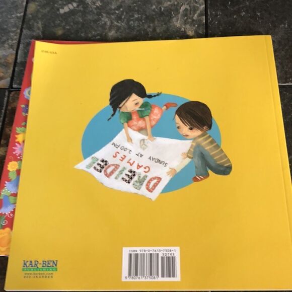 2 children’s Chanukah Books  - Picture 6 of 7